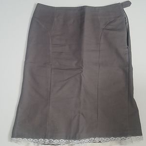 Kendra fun & flirty skirt with lace trim EUC